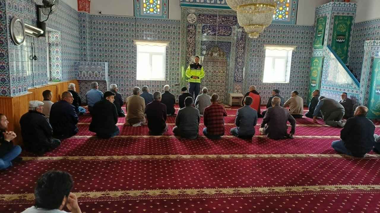 Camiden Okula Trafik Seferberliği Yozgat Jandarması Sahada (4)