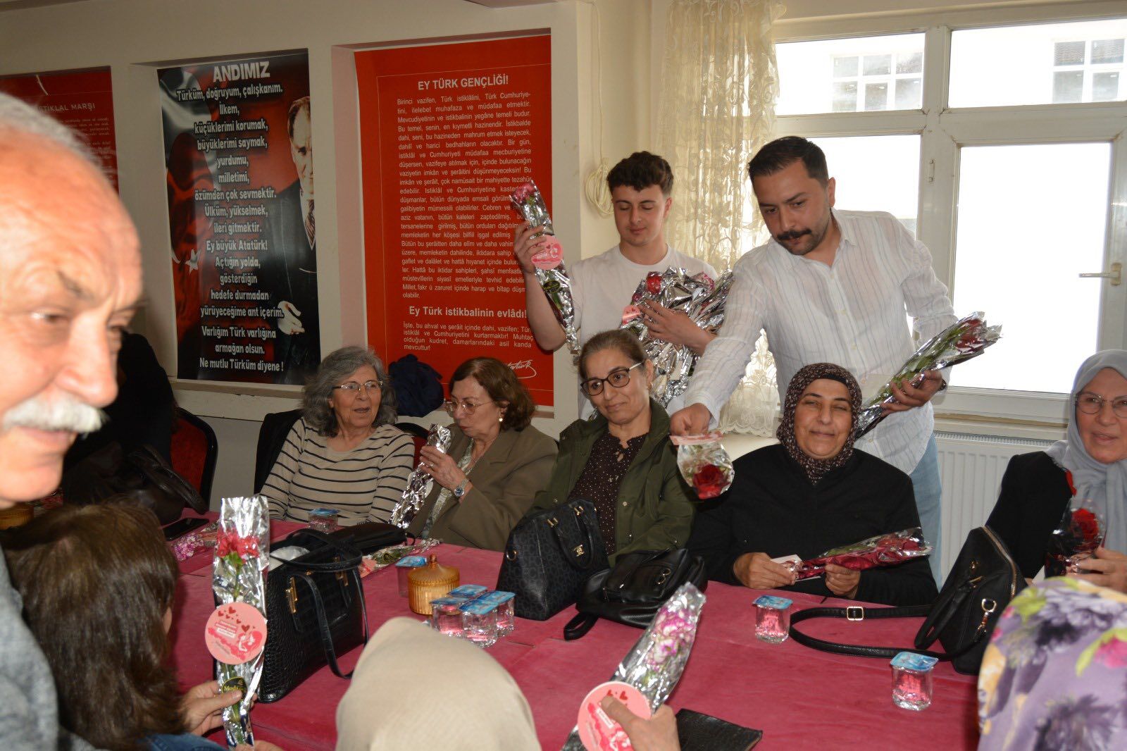 Chp'den Duygusal Mesaj Anne Emektir1