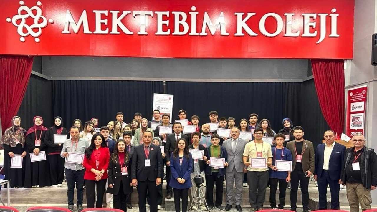 Gençler Fikirleriyle Geleceğe Işık Tuttu (1)