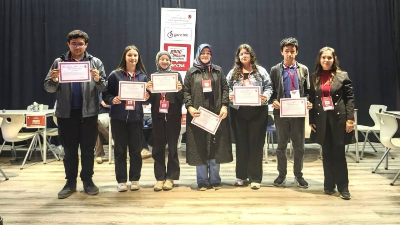 Gençler Fikirleriyle Geleceğe Işık Tuttu (2)
