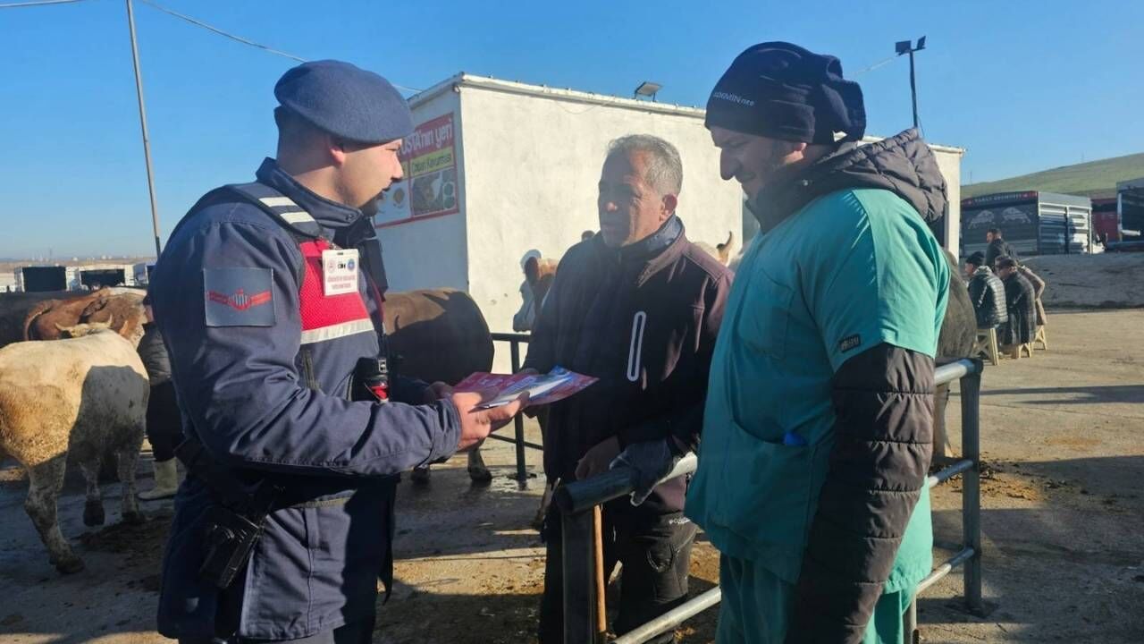 Hayvan Pazarına Gidecekler Dikkat! Jandarma Ekipleri Uyarıdı (2)