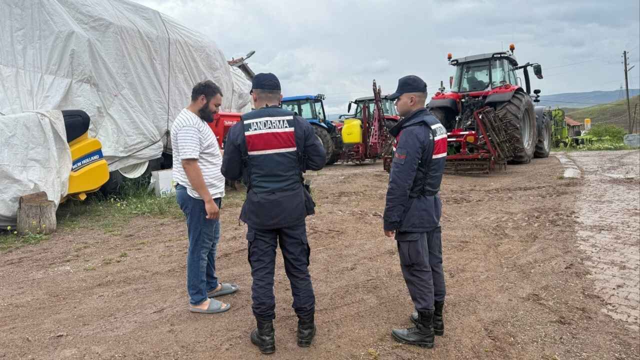 Hayvan Sahipleri Dikkat! Jandarma Köy Köy Dolaşarak Uyardı (1)