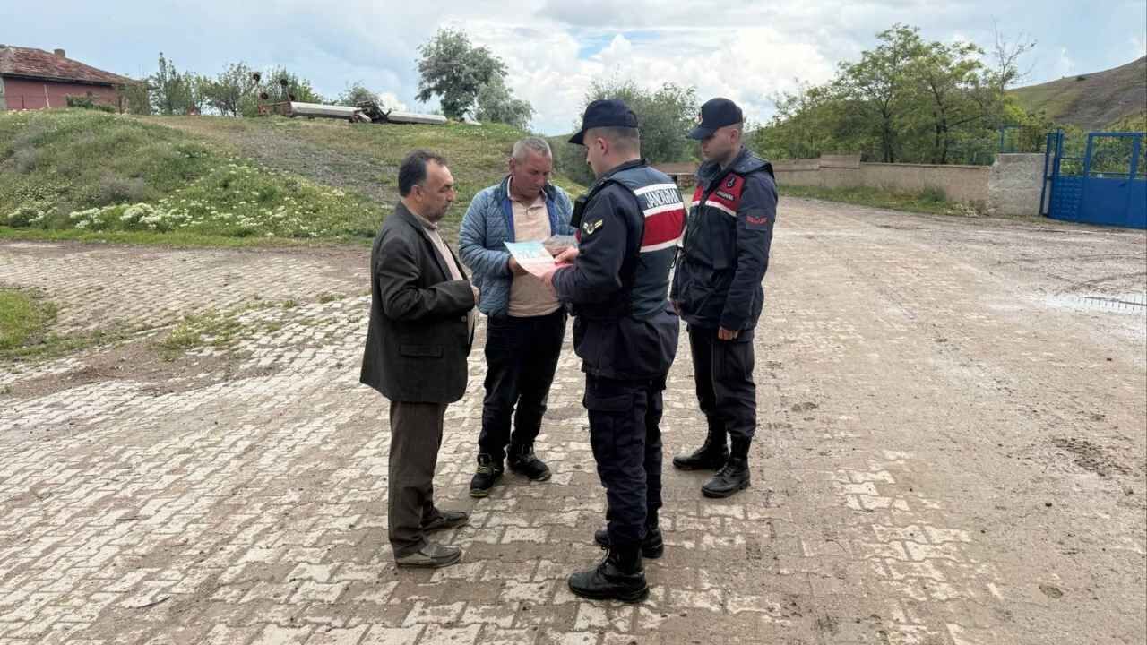 Hayvan Sahipleri Dikkat! Jandarma Köy Köy Dolaşarak Uyardı (6)