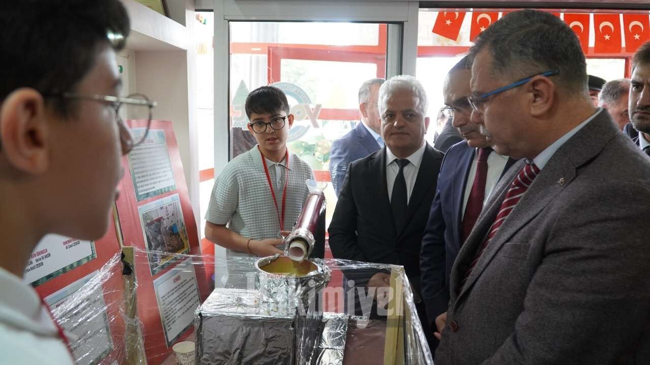 İl Müdürü Altınkaynak Fuara Geldi Öğrencilere Müjde Verdi (2)
