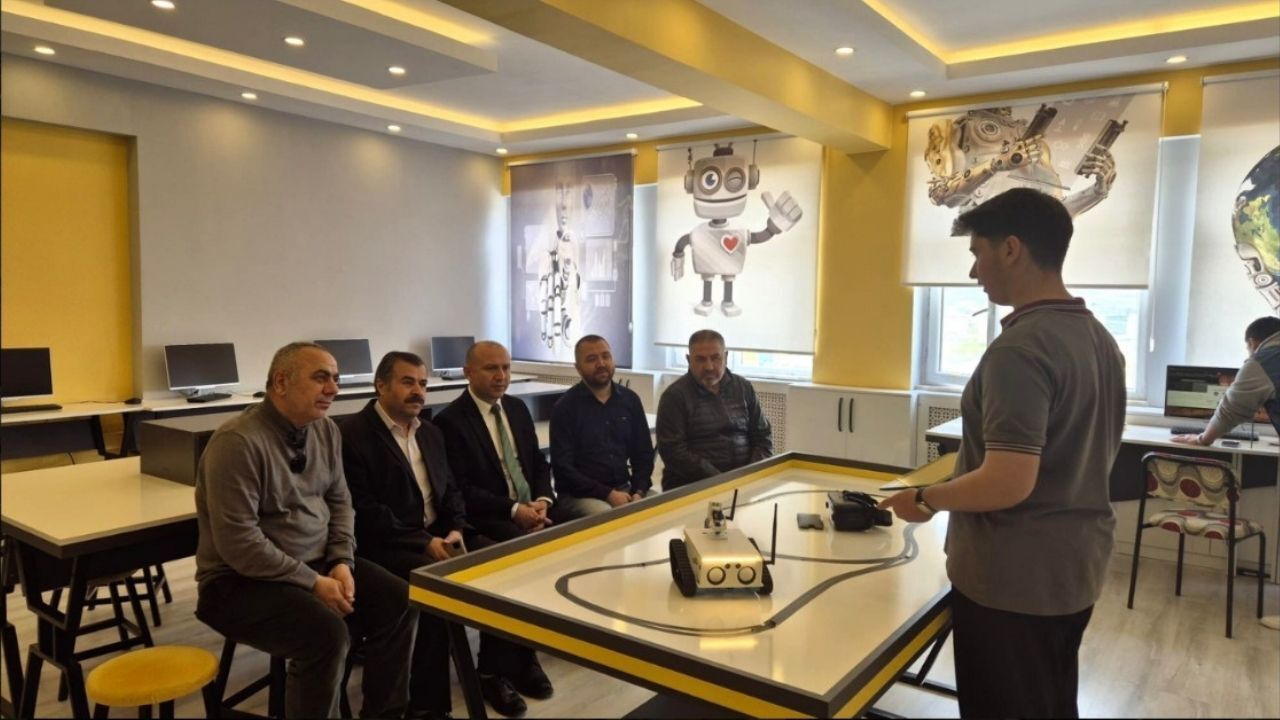 “Küçük Odam Büyük Hayallerim Dedi, Yozgatlı Genç Mucit İmkansızı Başardı (5)
