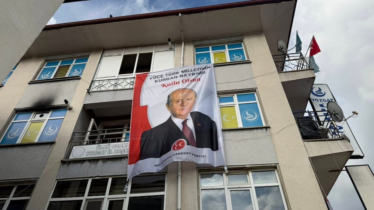 Mhp Genel Başkanının Yozgat'a Astırdığı Afişlerde Ne Yazıyor1