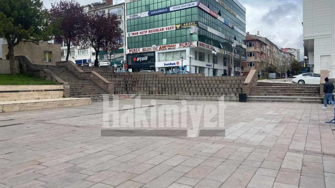 Soğuk Hava Yozgatlıları Vurdu Meydanlar Boşaldı (3)