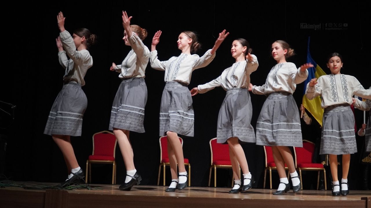 Uluslararası Halk Dansları Şenliği 3. Gününde! (2)
