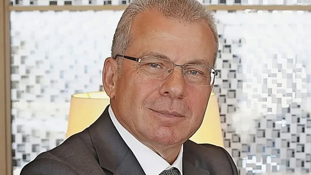 Vedat Asci Kimdir