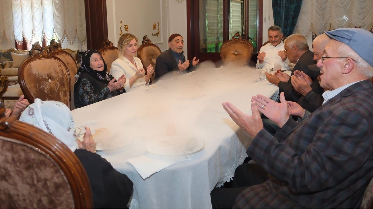 Yozgat Kurban Bayramında Ulu Çınarlar Unutulmadı (4)