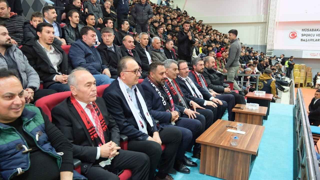 Yozgat Valisi Özkan’dan, Bozokspor’a Manevi Destek (1)