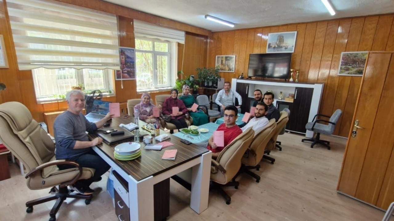 Yozgat’ın Eğitim Kadrosu Kitaplarla Geleceği Şekillendiriyor (2)