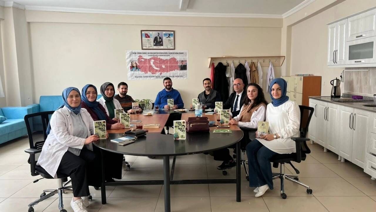 Yozgat’ın Eğitim Kadrosu Kitaplarla Geleceği Şekillendiriyor (4)