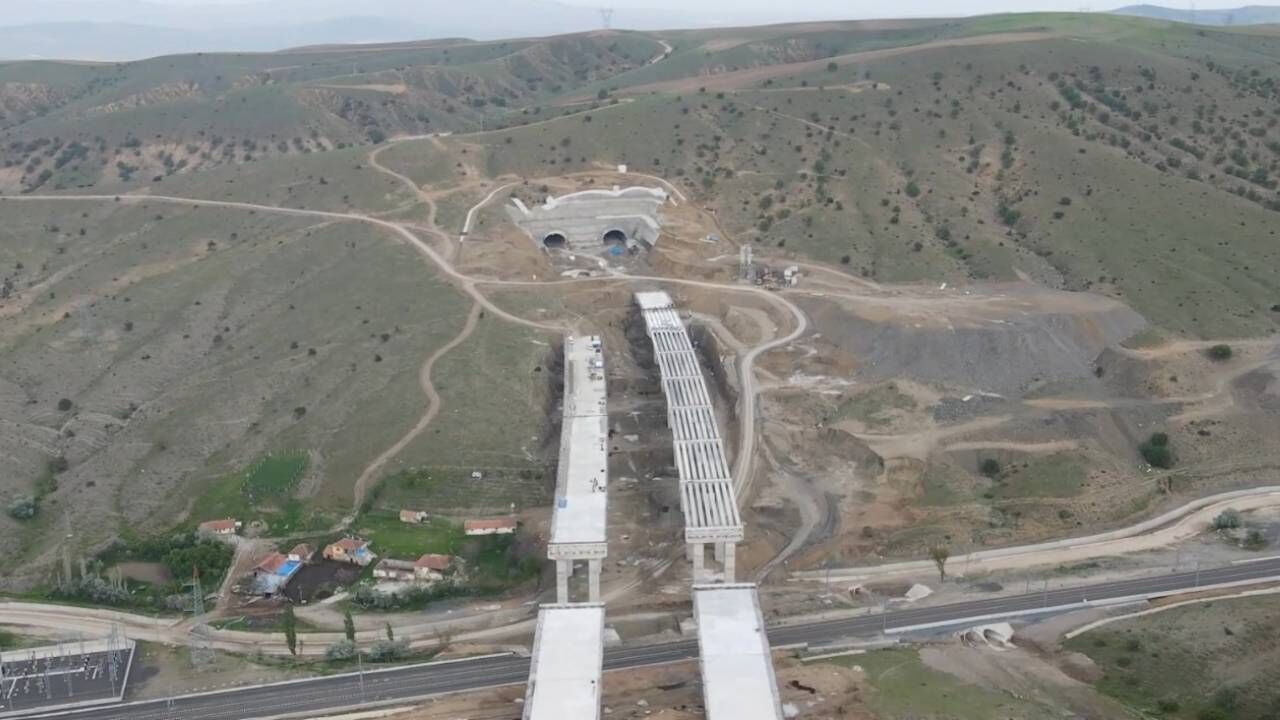 Yozgat'ın Stratejik Gücü Artıyor! 42 İli Birbirine Bağlayacak Dev Koridorda Çalışmalar Hızlandı (2)