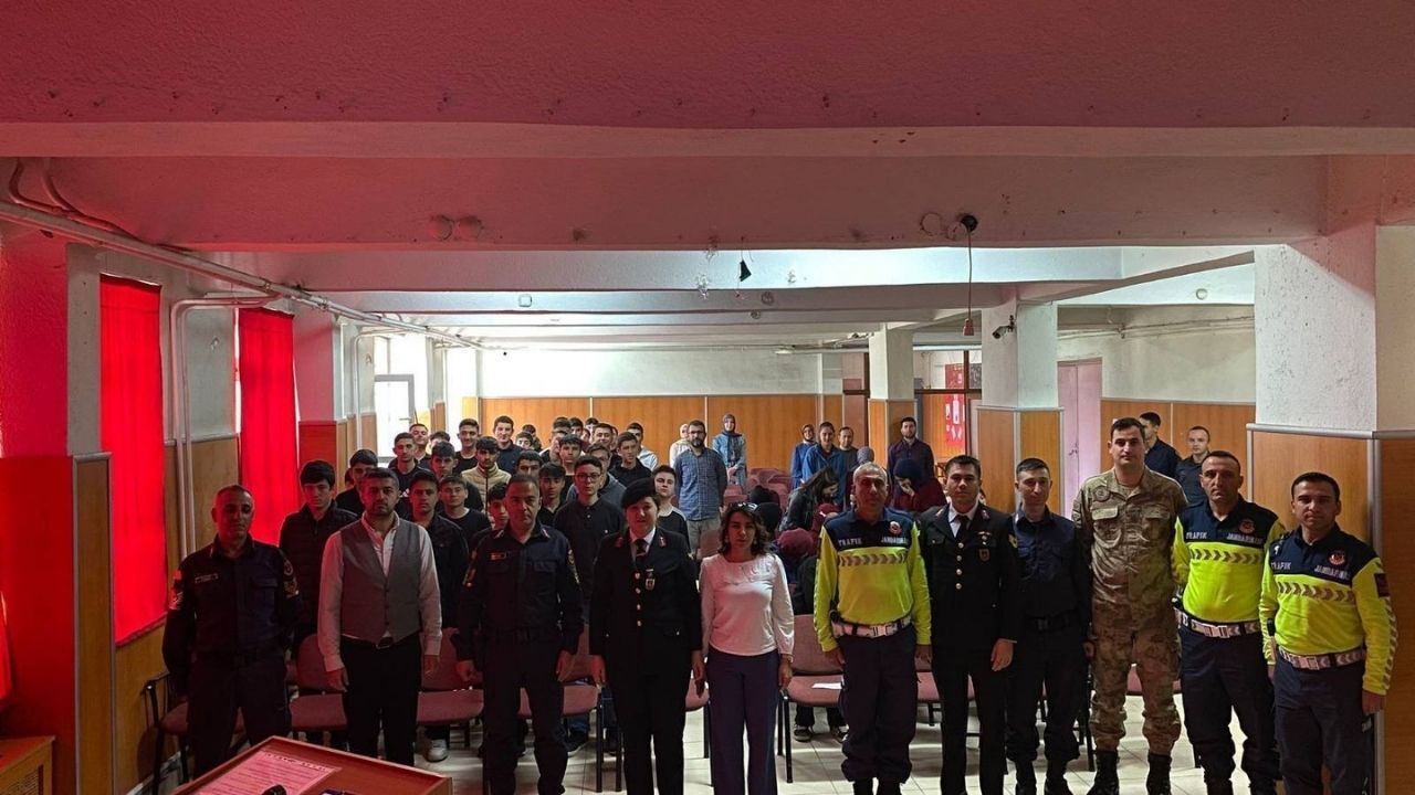 Yozgatlı Öğrencilere Meslek Seçiminde Yol Gösteren Etkinlik (1)