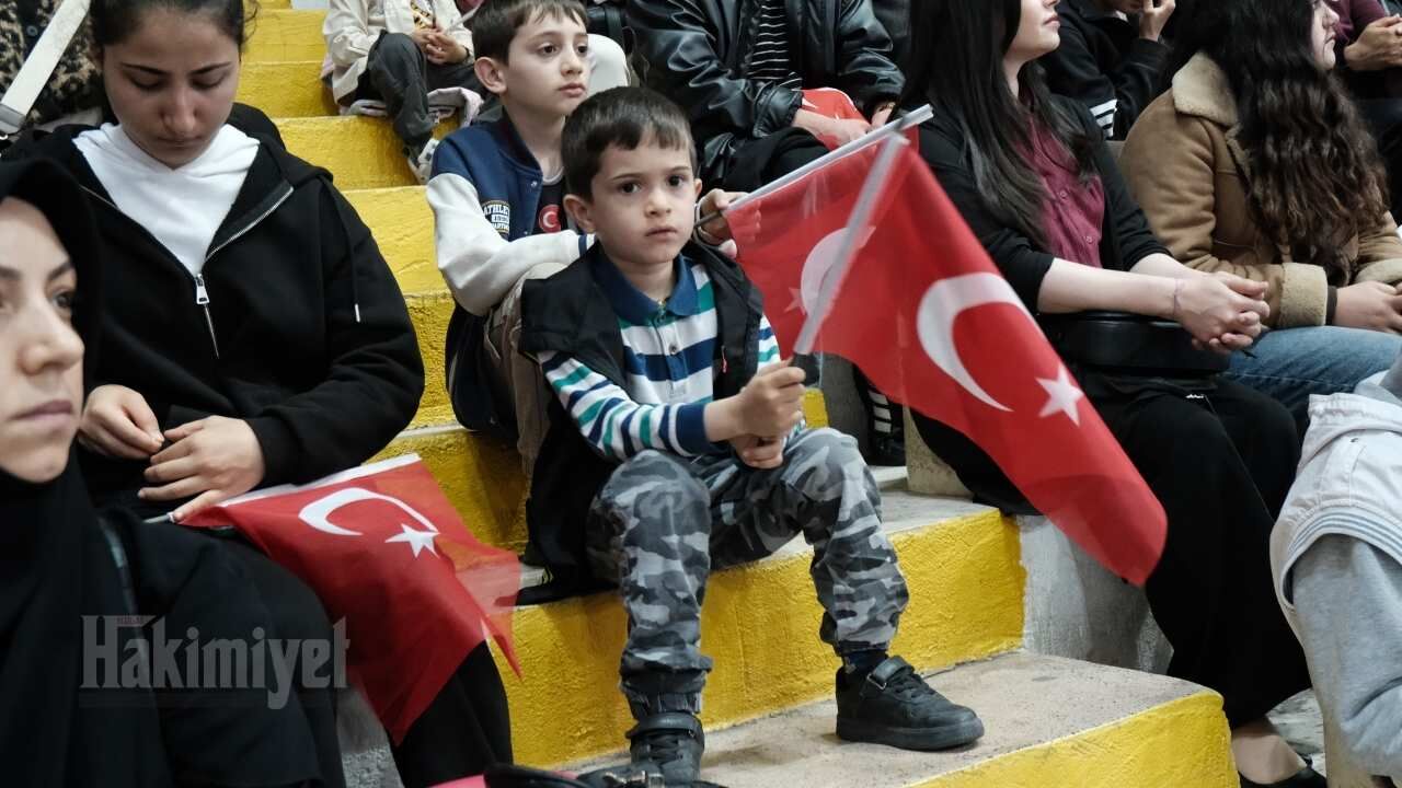Yozgat'ta 19 Mayıs Bugünün Çocukları Gelecekteki Bayramlarını Kutladı (1)