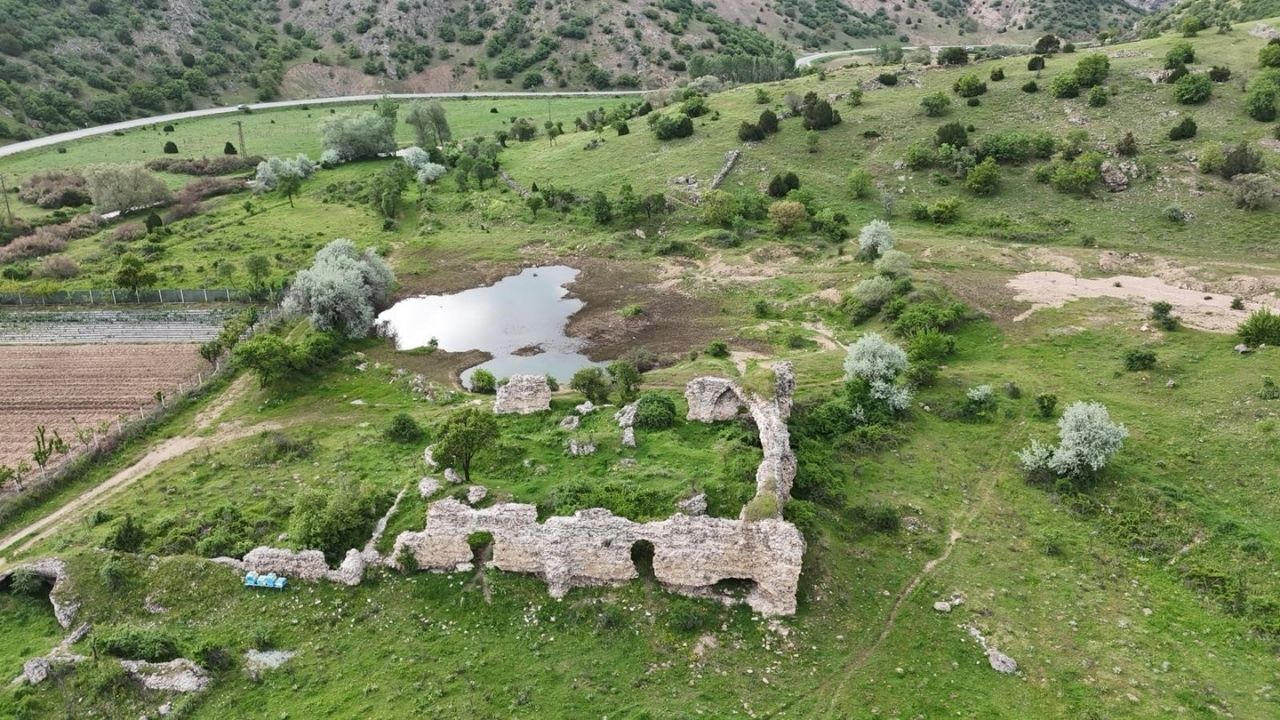 Yozgat'ta 8 Asırlık Gizem! Zamana Direniyor (3)