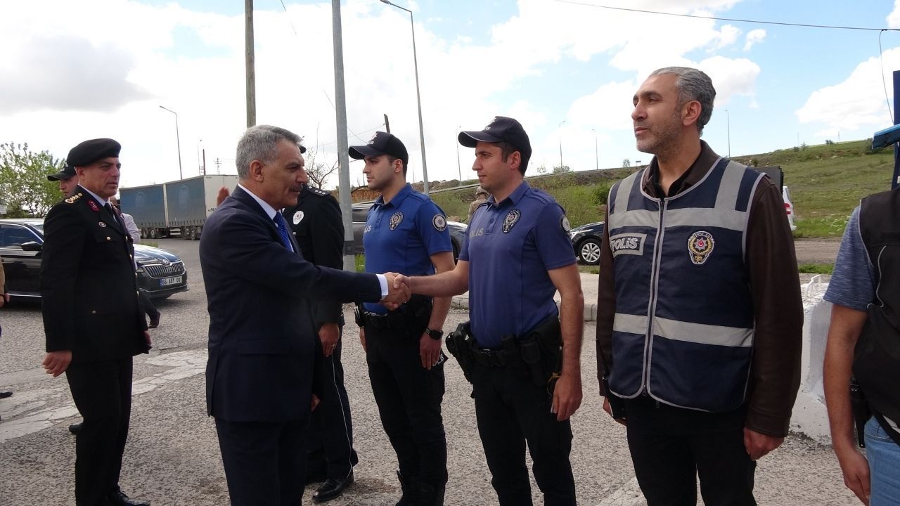 Yozgat'ta Bayram Mesaisi Yapan Ekiplere Sürpriz Ziyaret! (5)