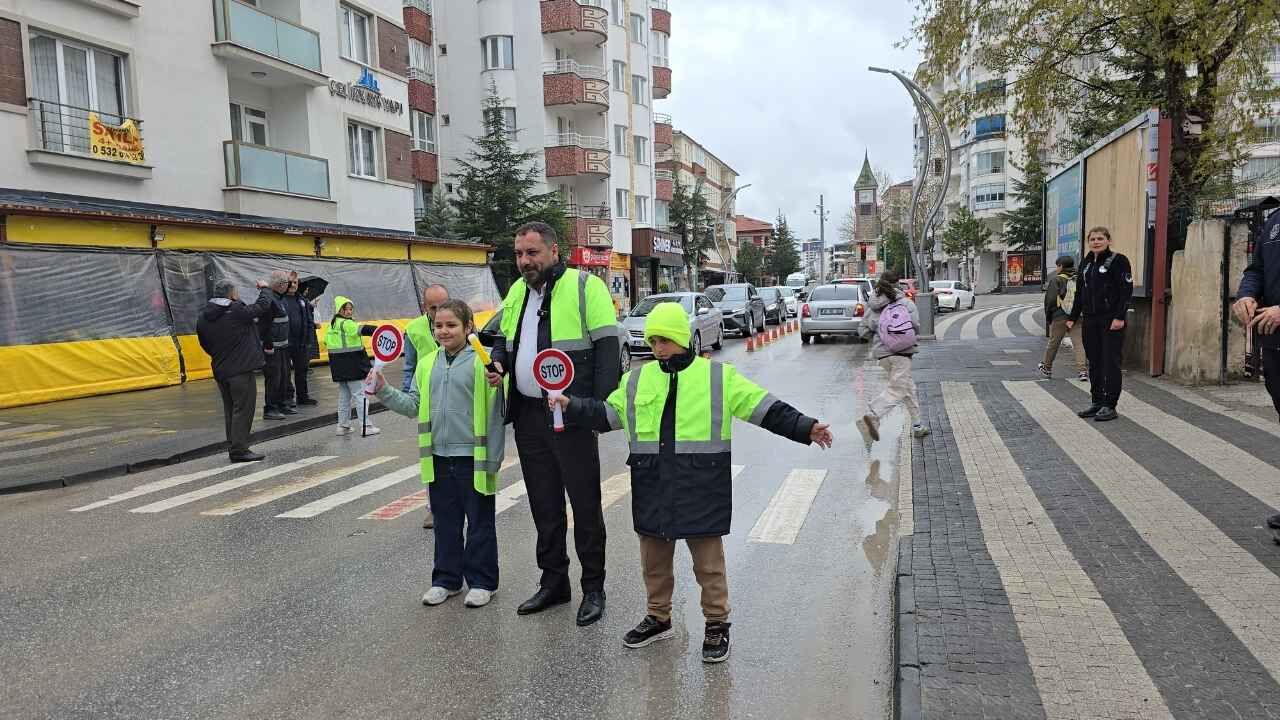 Yozgat’ta Dikkat Çeken Proje! Çocuklar Trafiği Sokağa Çıkarak Öğrendi (3)