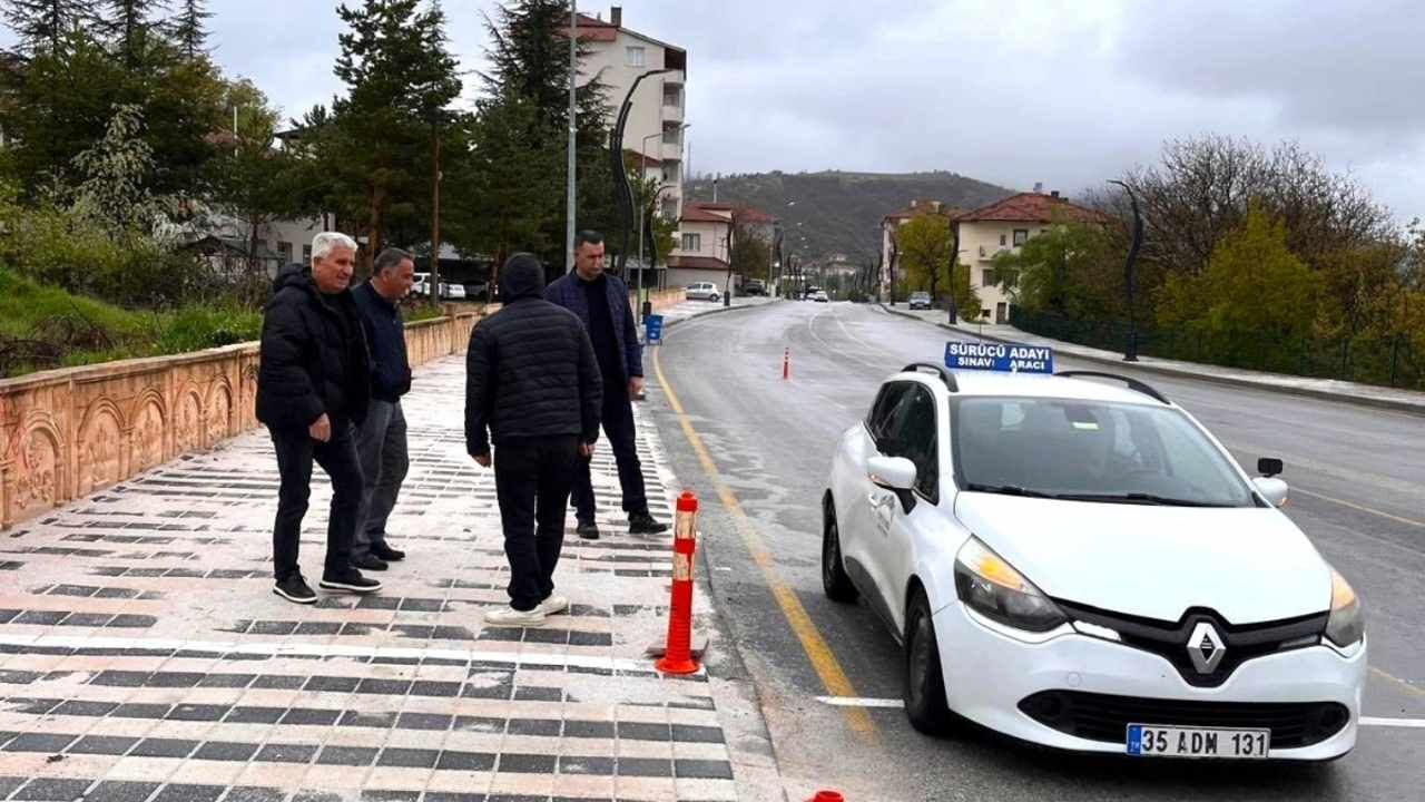Yozgat’ta Ehliyet Sınavlarına Sıkı Denetim Süreç Yerinde İncelendi (1)