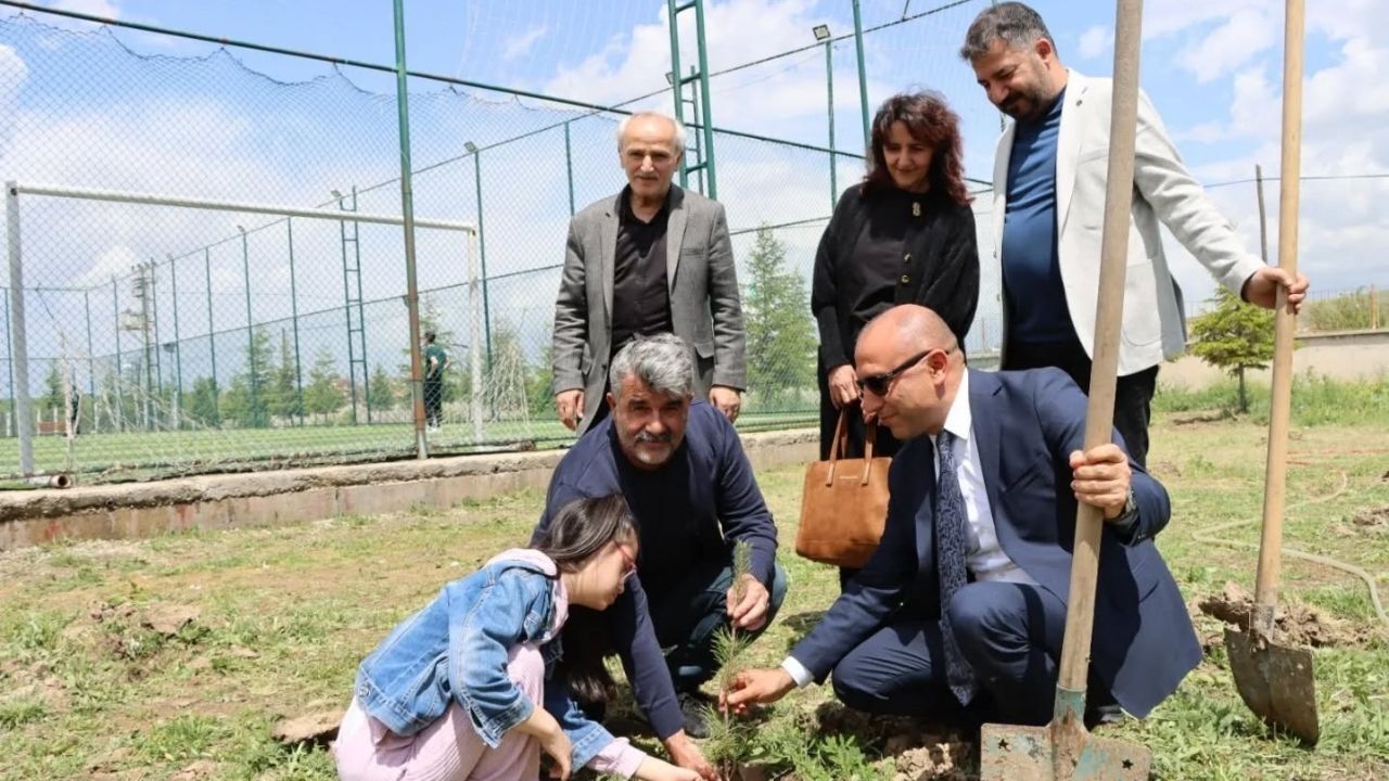 Yozgat’ta Fidanlar Bu Kez Farkındalık İçin Toprakla Buluştu! (2)