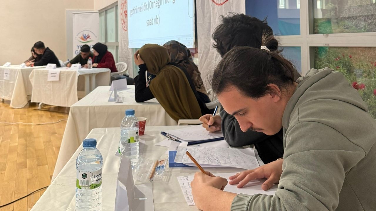Yozgat’ta Gençlerin Fikir Savaşı Türkiye Şampiyonluğu Yolunda Büyük Adım! (5)