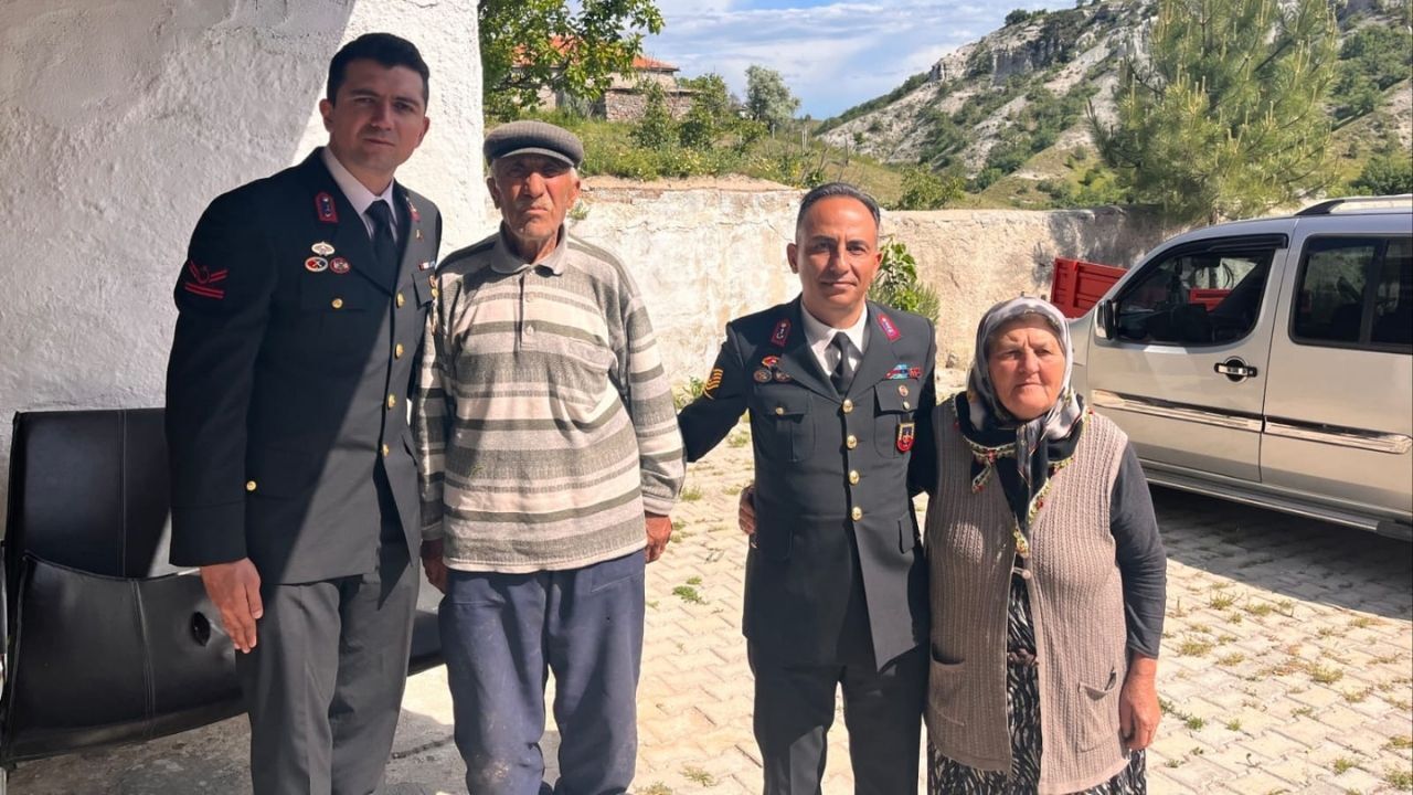 Yozgat'ta Jandarma Bayram Ziyaretlerini Sürdürüyor