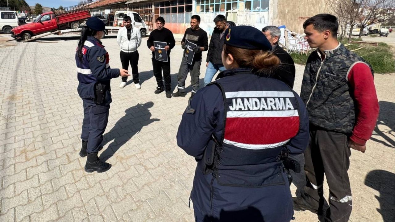 Yozgat'ta Jandarmadan Farkındalık Seferberliği (2)