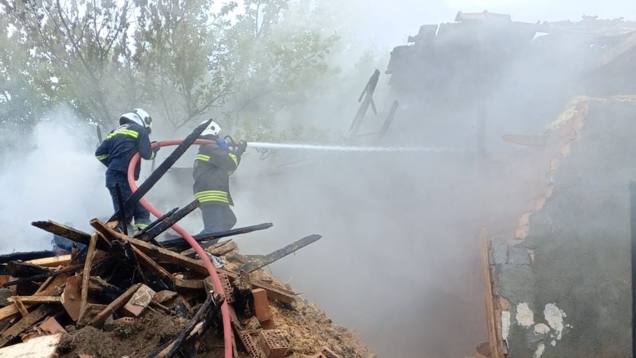 Yozgat'ta Korkutan Yangın! Alevler Peş Peşe Sıçradı (4)