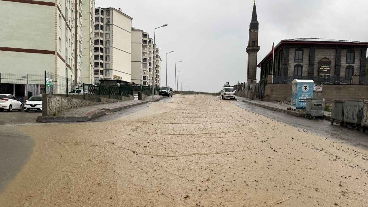 Yozgat'ta Köyler Ve İl Merkezi Sular Altında Kaldı (2)-1