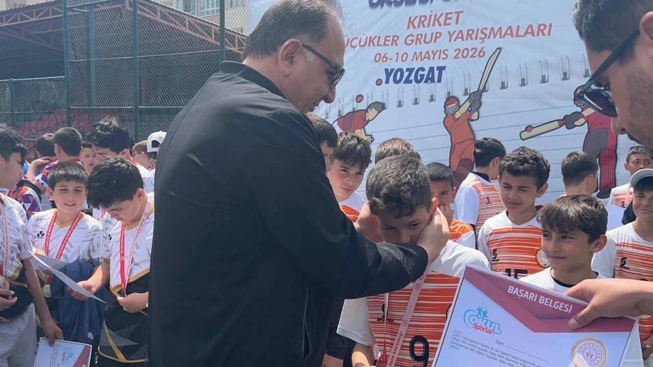 Yozgat’ta Küçüklerin Kriket Mücadelesi Nefes Kesti (2)