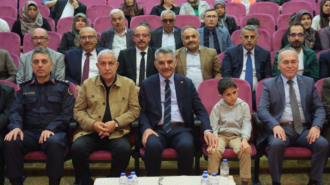 Yozgat’ta Özel Öğrenciler Sahneye Çıktı Sevgi Ve Emek Sahneye Taşındı (4)