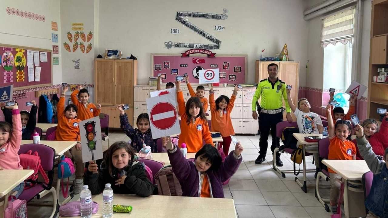 Yozgat’ta Trafik Haftası Gelecek Nesille Kutlanıyor (1)