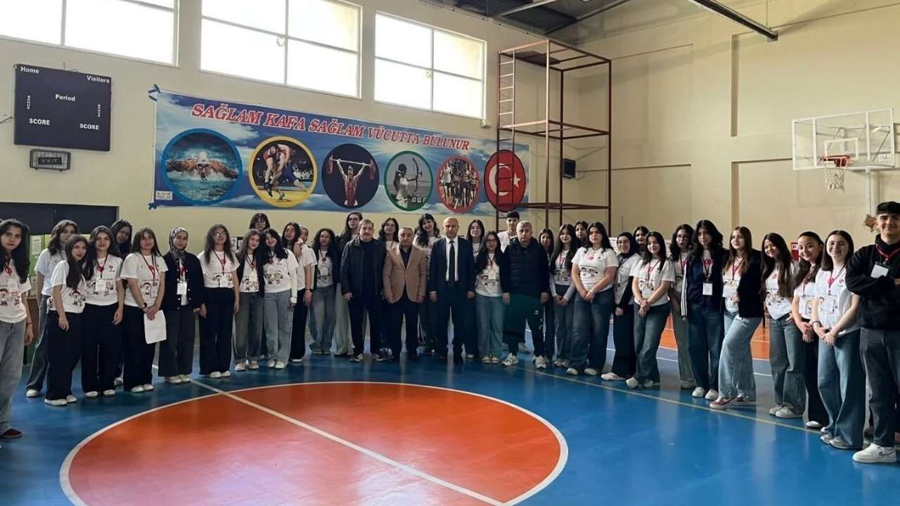 Yozgat’ta Tübi̇tak 4006B Bilim Fuarı Büyük İlgi Gördü (2)