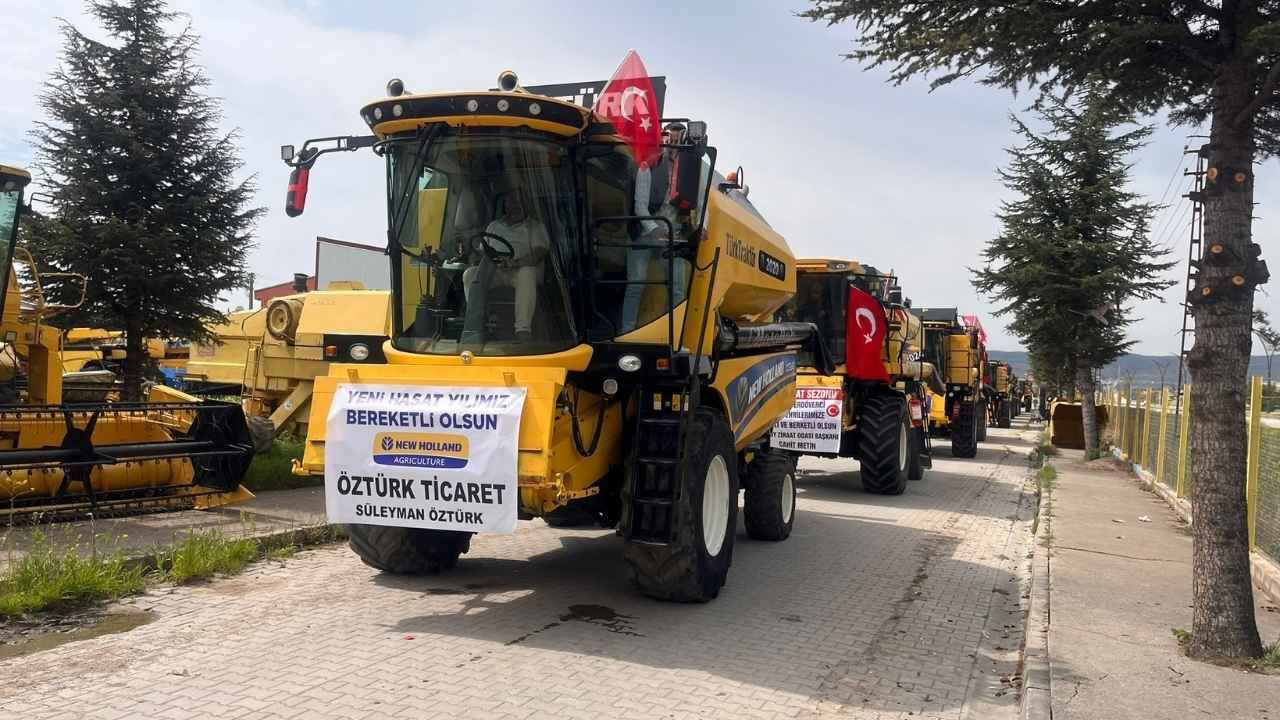 Yozgat’tan Halaylarla ‘Ülkemize Hayırlı Olsun’ Diyerek Çıktılar (3)