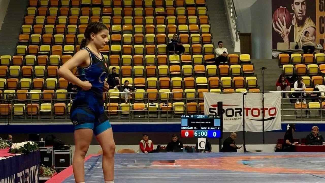 20 Yıl Sonra Bir İlk! Yozgatlı Güreşçi Elif Sude Elmalı Avrupa'da Türkiye'yi Temsil Edecek