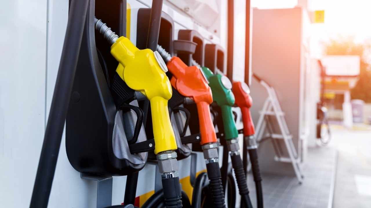 Akaryakıt Fiyatlarında Yeni İndirim! Benzin İçin Tarih Verildi (2)
