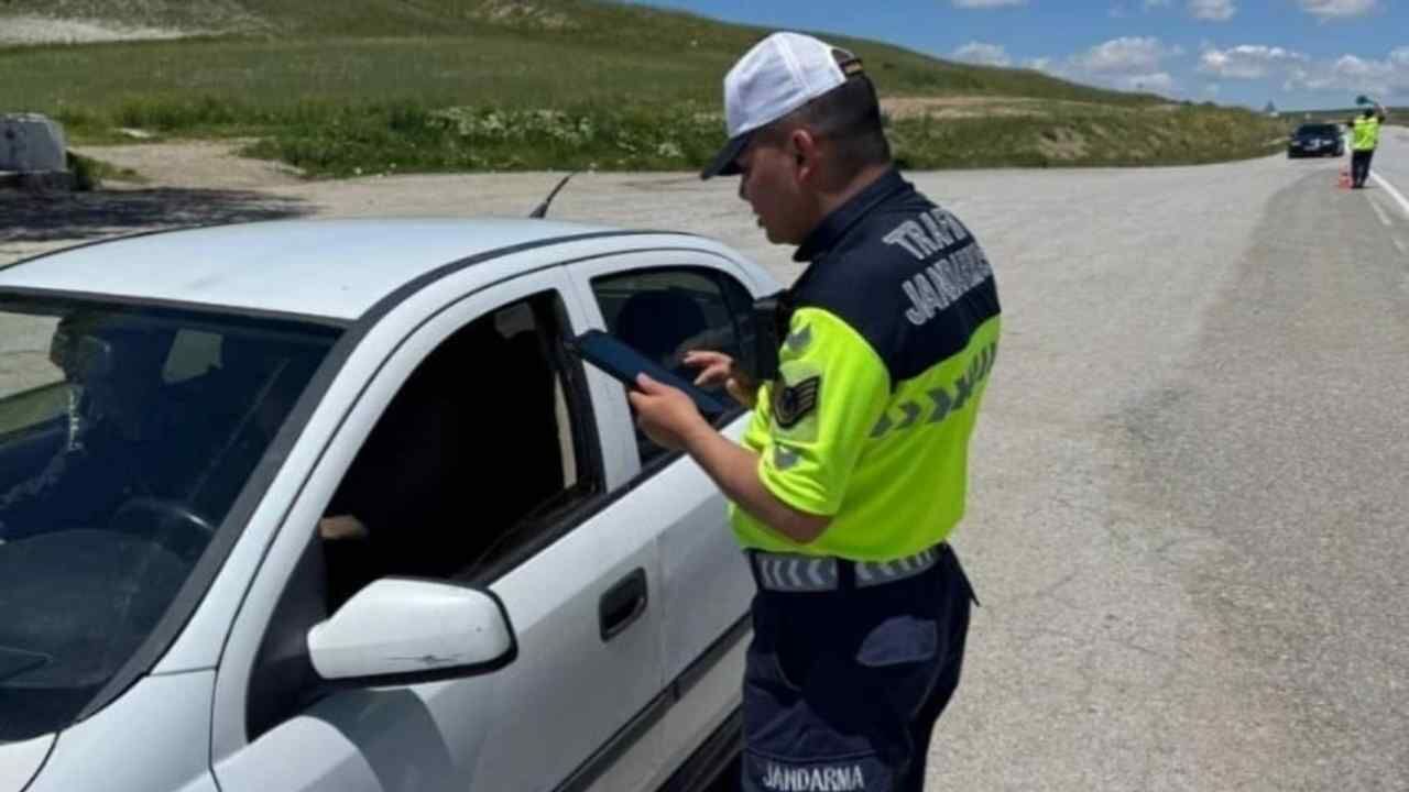 Akdağmadeni'nde Ehliyetsiz Sürücülere Ceza Yağdı!