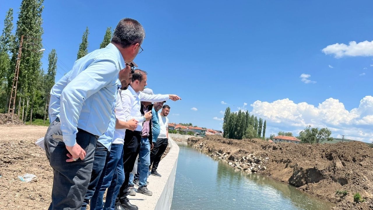 Çandır'da Dere Islah Projeleri Devam Ediyor