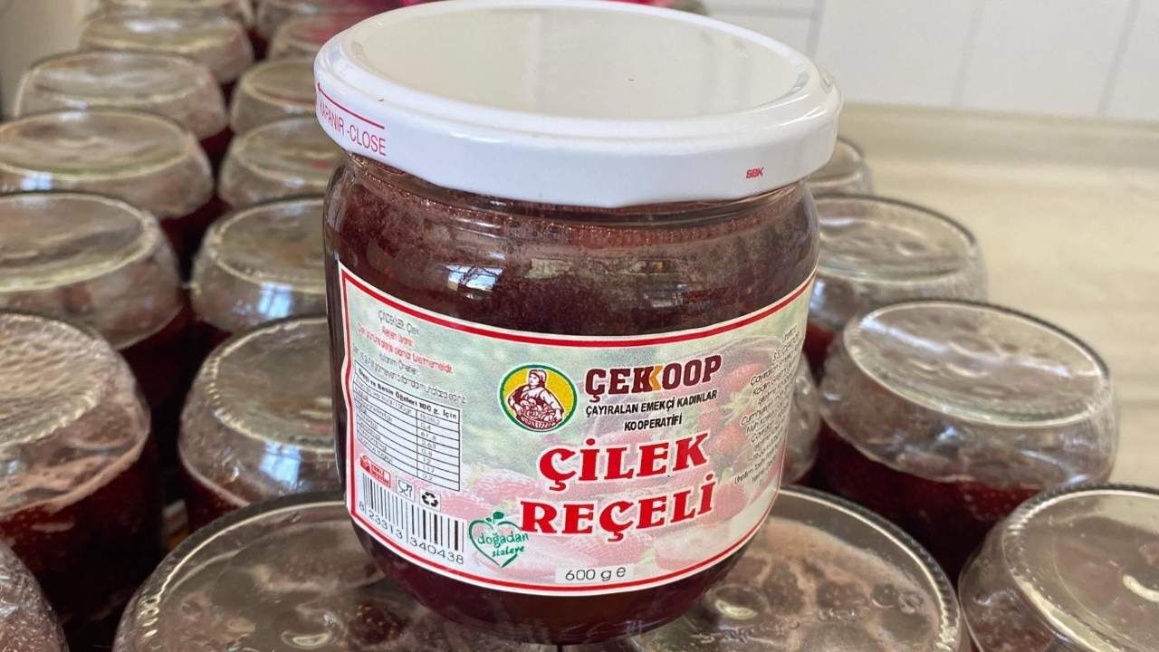 Çayıralan'da Çekoop Çilek Reçeli Satışa Sunuldu