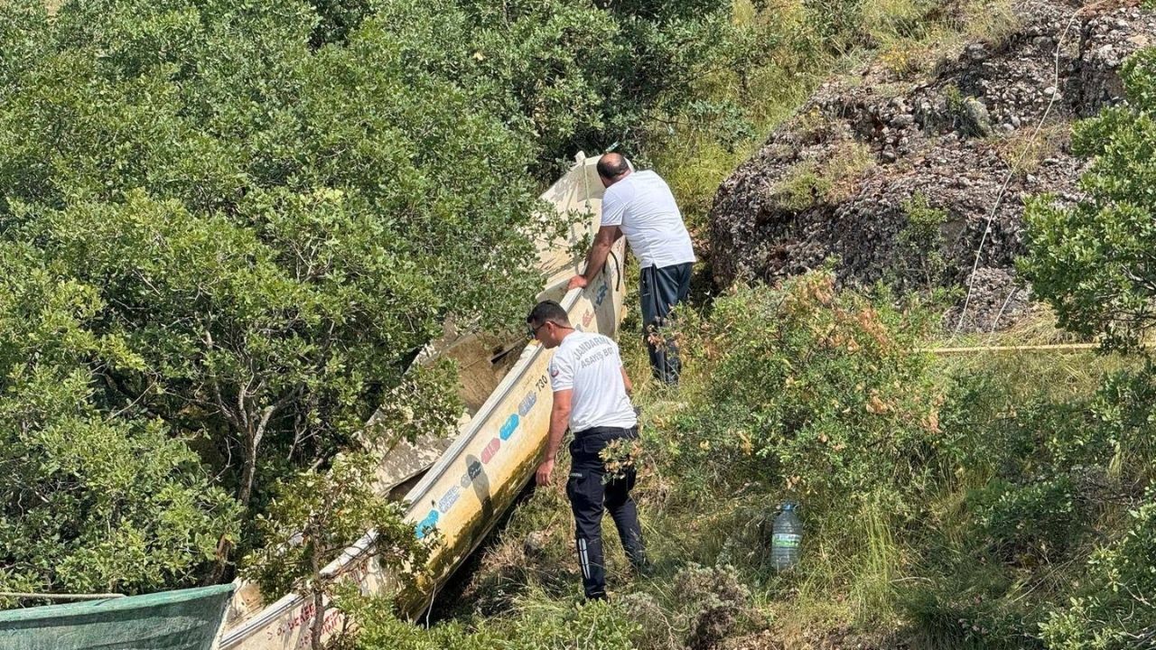 Çekerek'te Batan Tekneye Jandarma Müdahale Etti