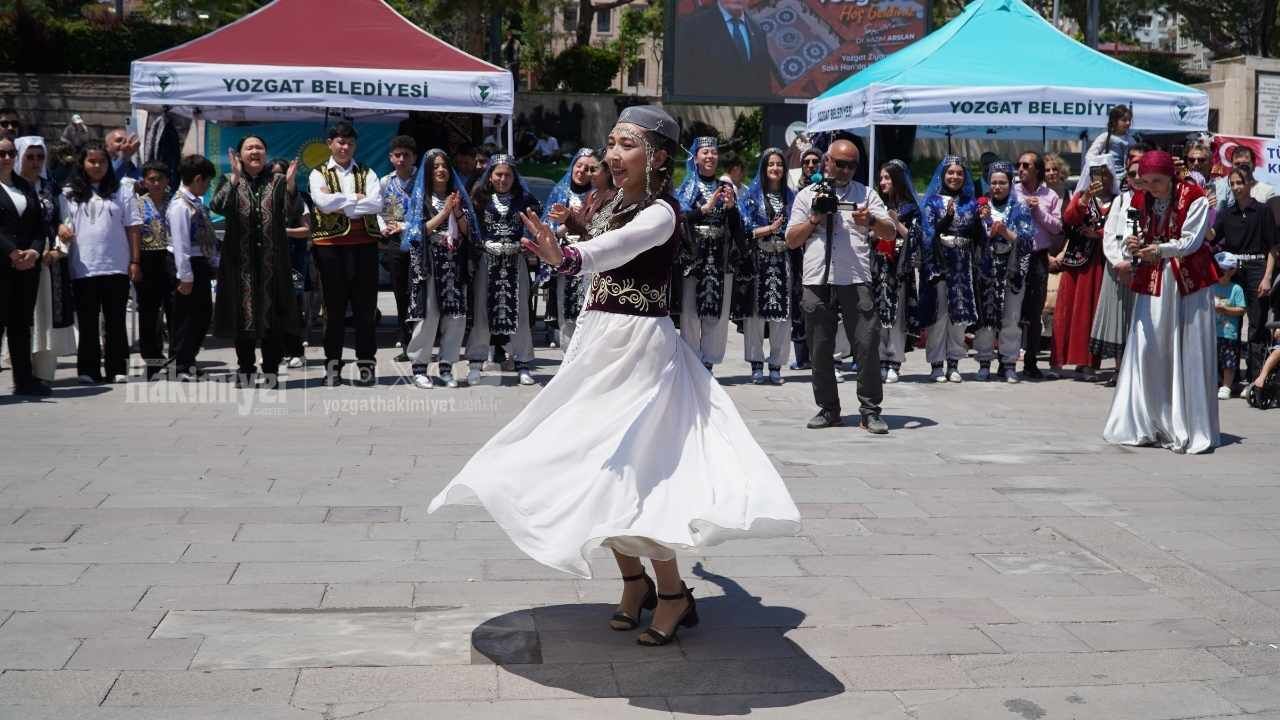 Cumhuriyet Meydanı’nda Türk Dünyası Rüzgarı Esti! (5)