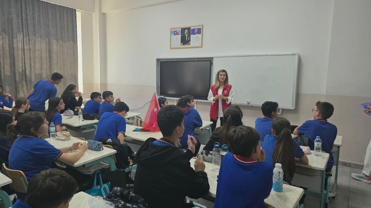 Gençlik Merkezi Okul Okul Gezip Müjdeyi Verdi (7)