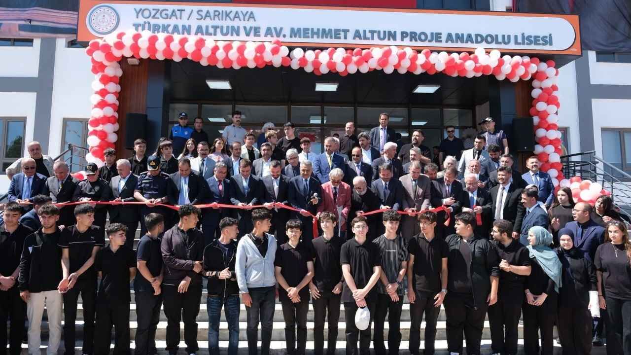 Hayırsever Desteğiyle Yapıldı! Sarıkaya’da Yeni Anadolu Lisesi Kapılarını Açtı