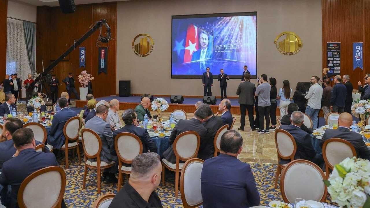 Hemşerimiz Fuat Oktay, Yılın Milletvekili Ödülünü Aldı
