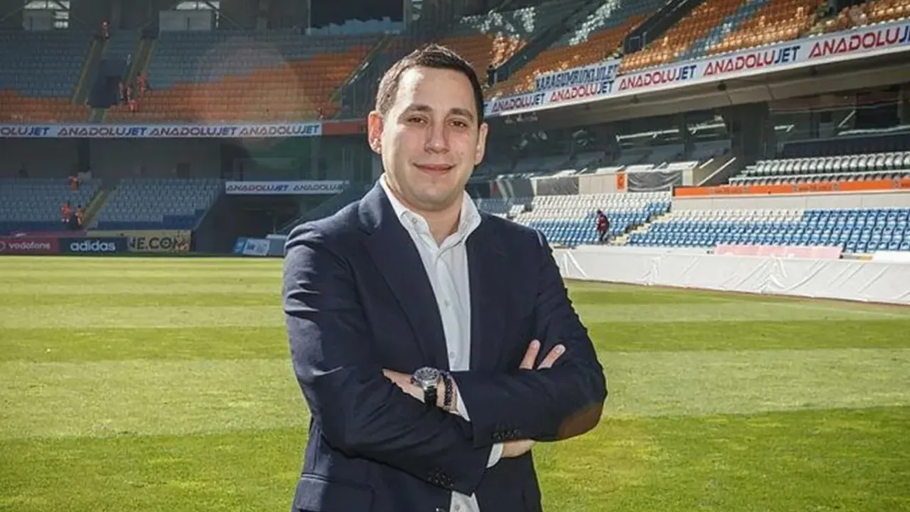 Mustafa Erogut Kimdir