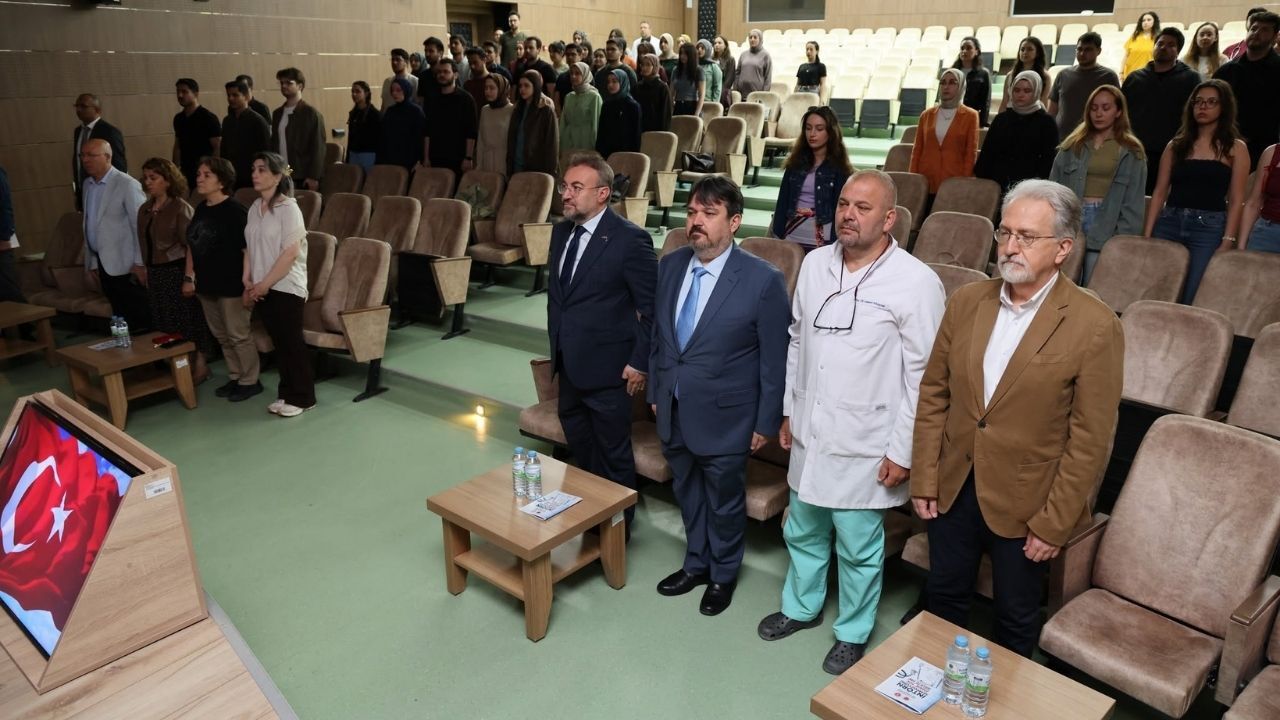 Rektör Yaşar'dan Tek Derslik Mesaj Hekimliğin Temeli İnsanı Hedef Almaktır