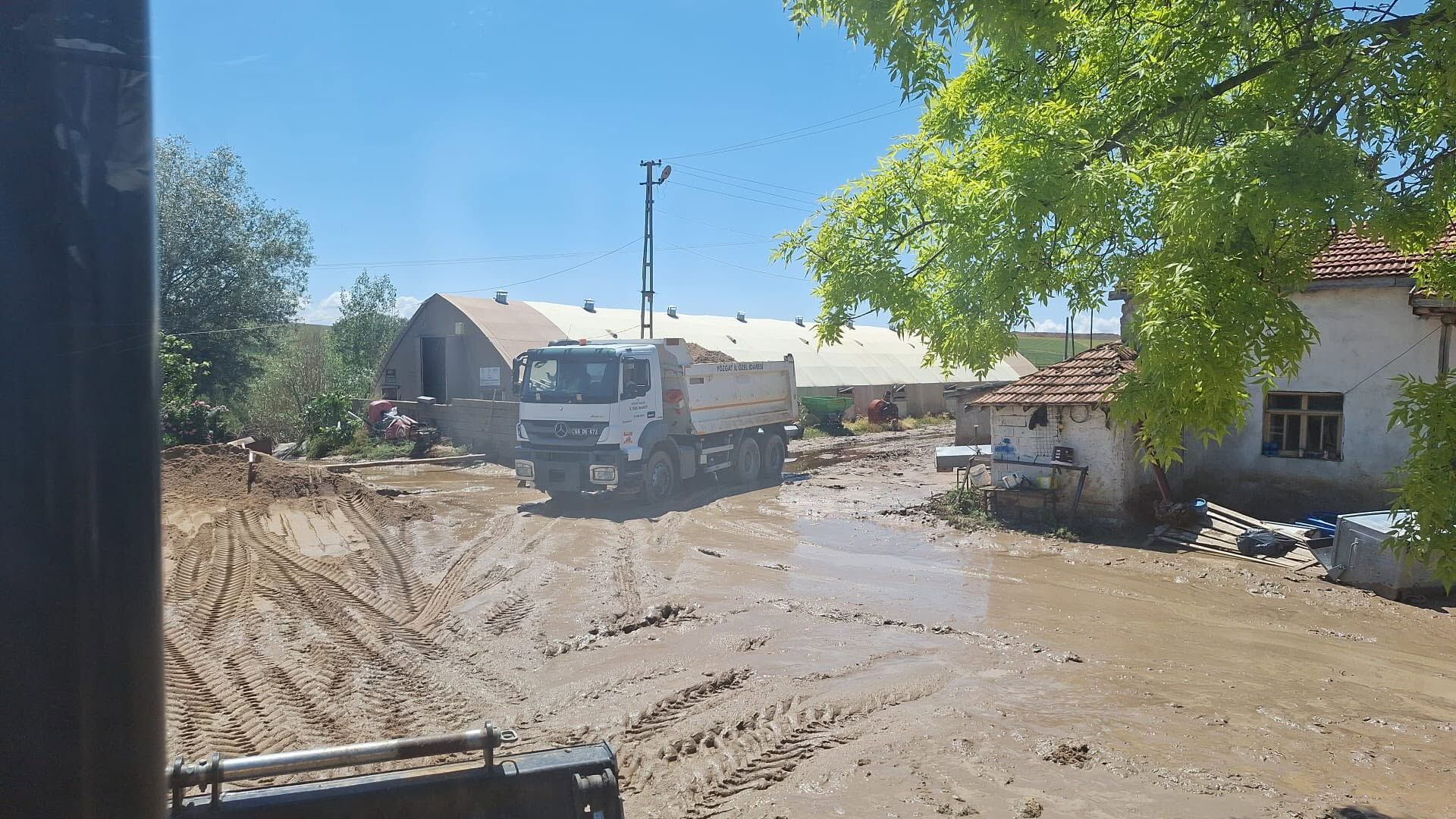 Şefaatli'de Sel Felaketinin Yaraları Sarılmaya Başlandı