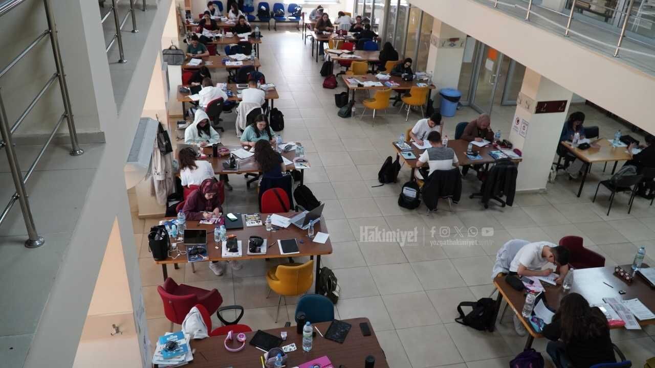 Sınav Dönemi Geldi! Yozgat'taki Kütüphane Dolup Taştı (1)