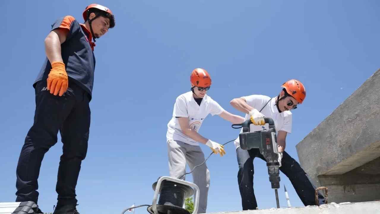 Sorgun'da Afet Eğitimi 8 Ülkenin Gençleri Yozgat'ta Sahaya İndi (6)